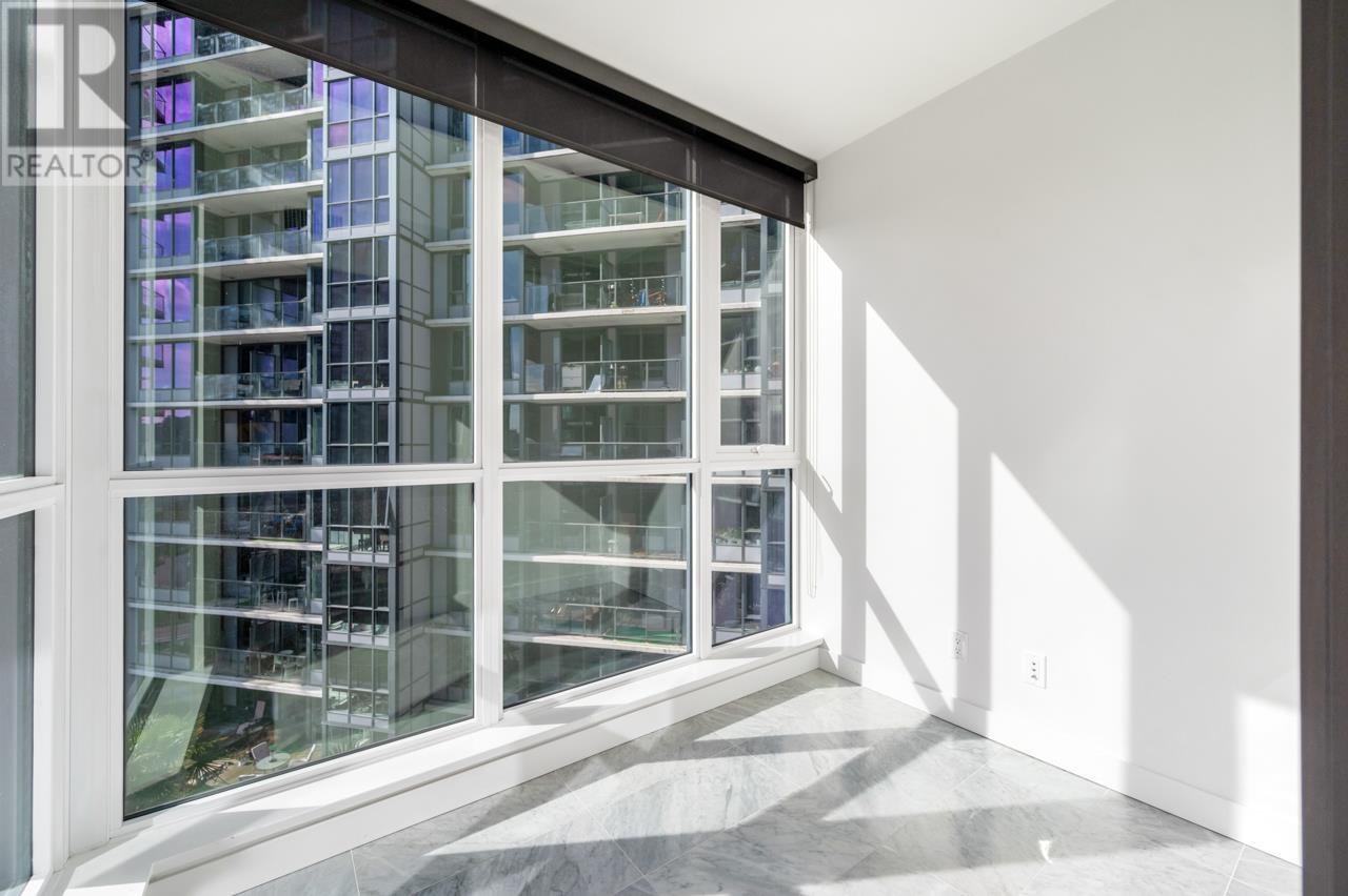 Listing Picture 15 of 29 : 828 68 SMITHE STREET, Vancouver / 溫哥華 - 魯藝地產 Yvonne Lu Group - MLS Medallion Club Member