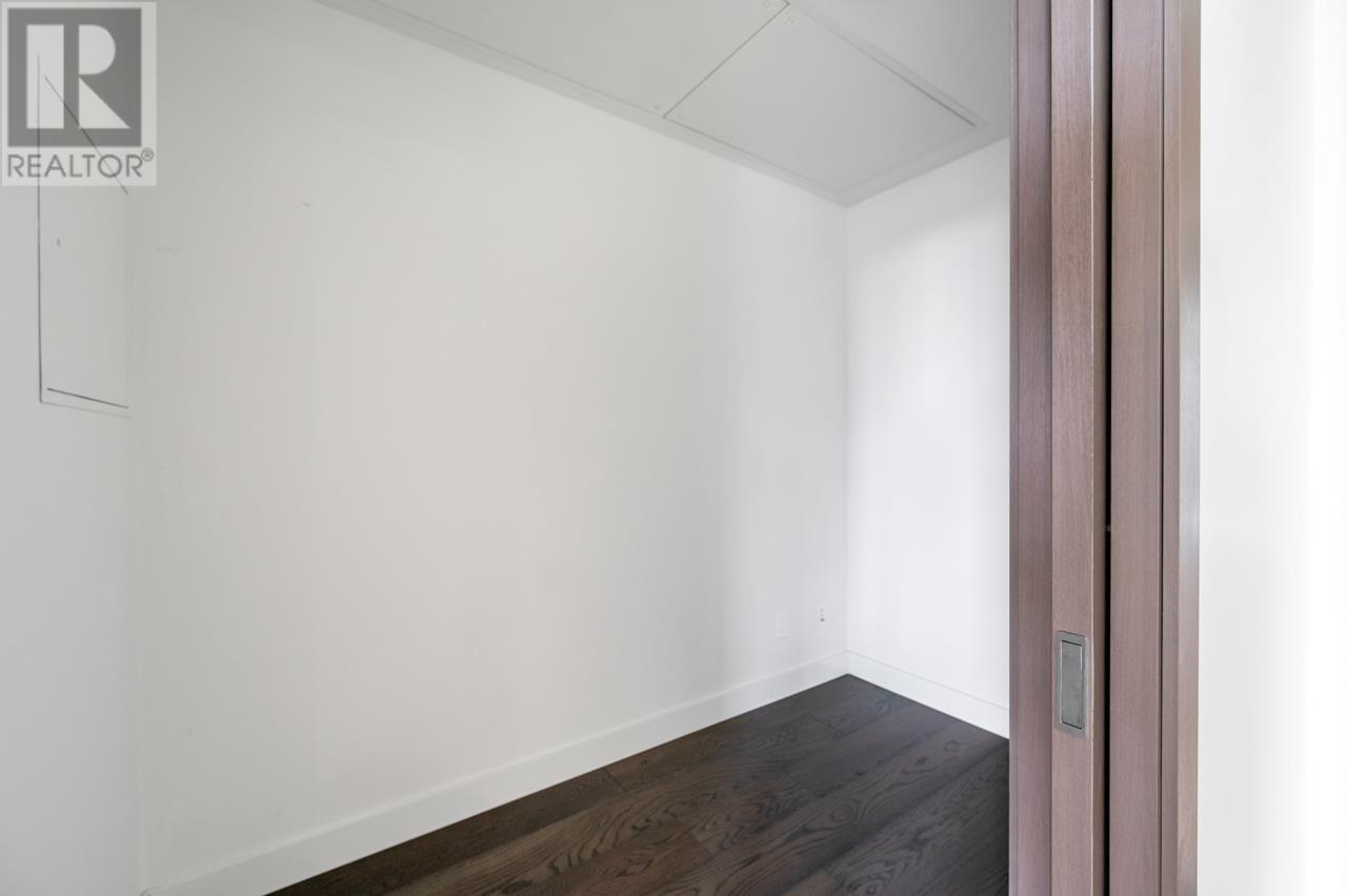 Listing Picture 12 of 29 : 828 68 SMITHE STREET, Vancouver / 溫哥華 - 魯藝地產 Yvonne Lu Group - MLS Medallion Club Member