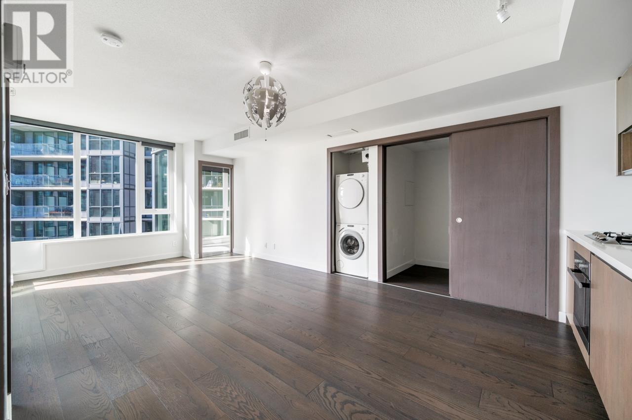 Listing Picture 5 of 29 : 828 68 SMITHE STREET, Vancouver / 溫哥華 - 魯藝地產 Yvonne Lu Group - MLS Medallion Club Member