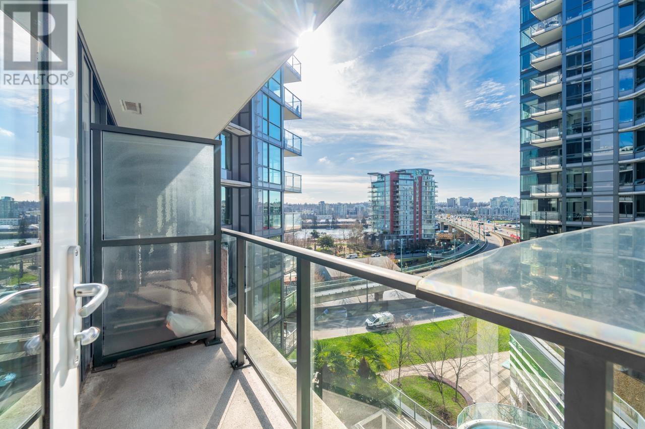 Listing Picture 17 of 29 : 828 68 SMITHE STREET, Vancouver / 溫哥華 - 魯藝地產 Yvonne Lu Group - MLS Medallion Club Member