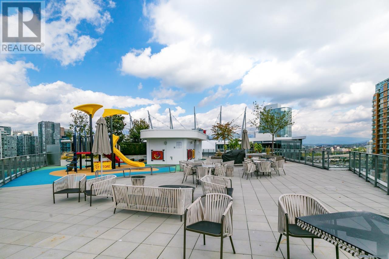 Listing Picture 27 of 29 : 828 68 SMITHE STREET, Vancouver / 溫哥華 - 魯藝地產 Yvonne Lu Group - MLS Medallion Club Member