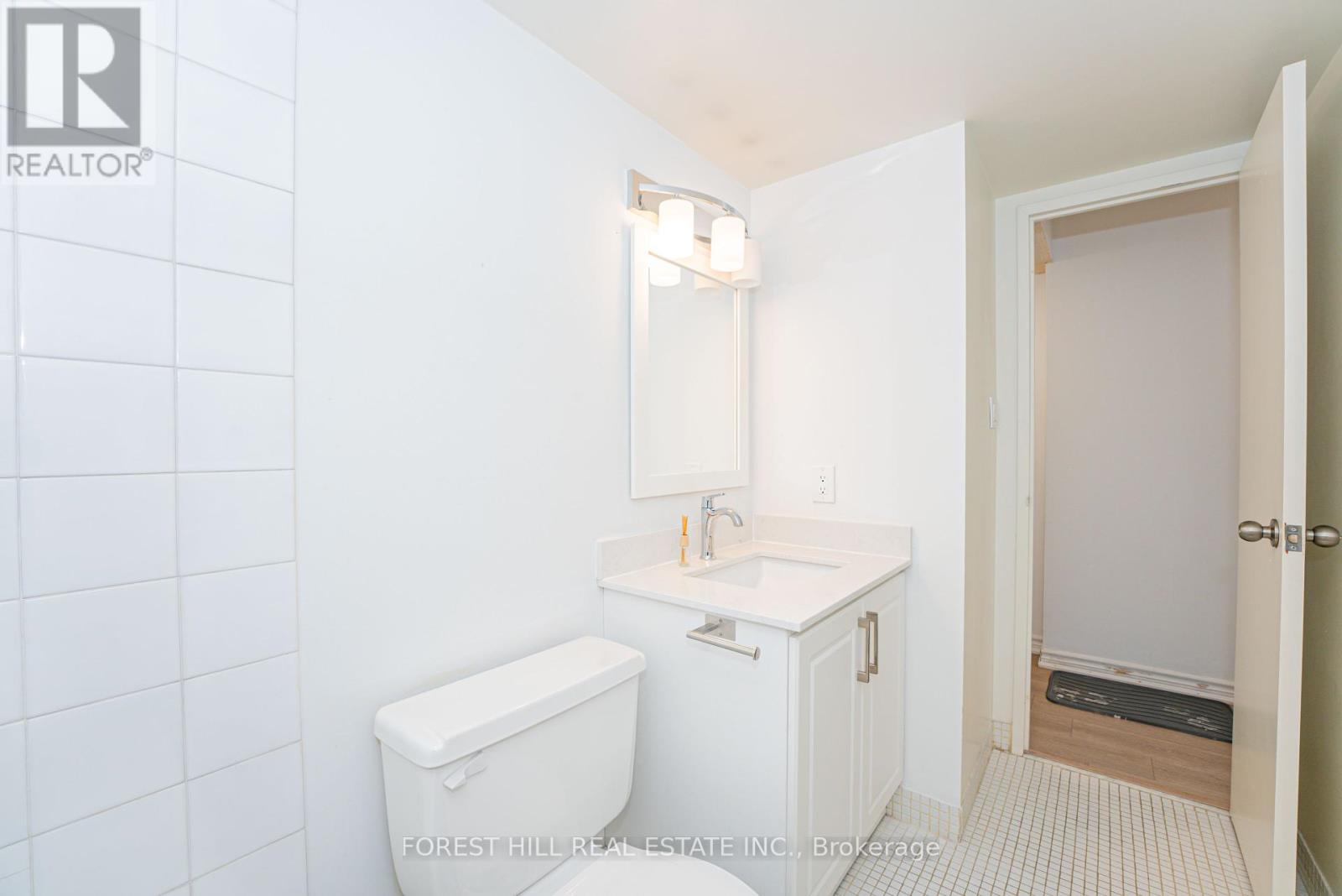 2212 - 633 Bay Street, Toronto, Ontario  M5G 2G4 - Photo 13 - C12004823