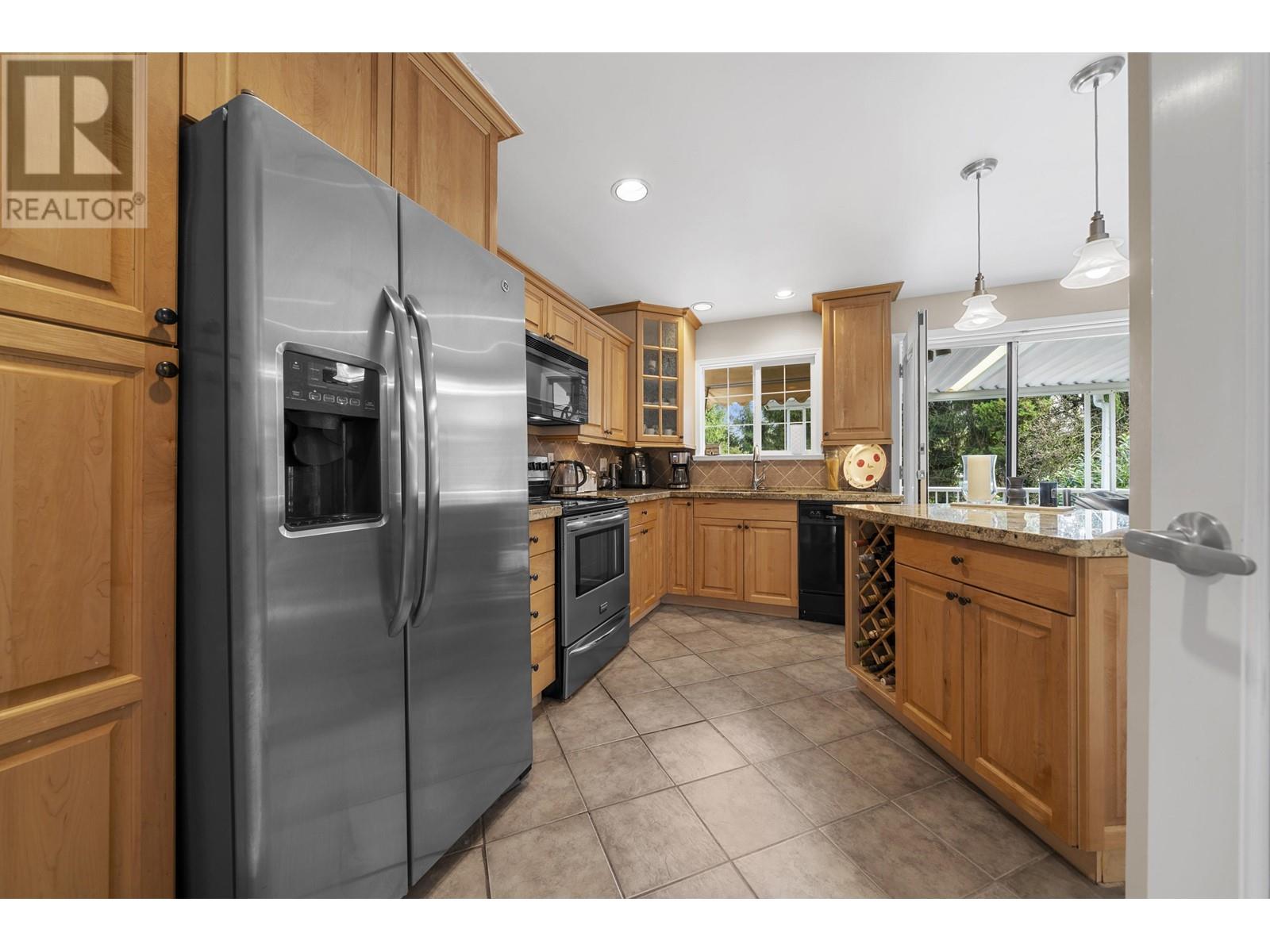 3846 Richmond Street, Port Coquitlam, British Columbia  V3B 3E8 - Photo 6 - R2974408