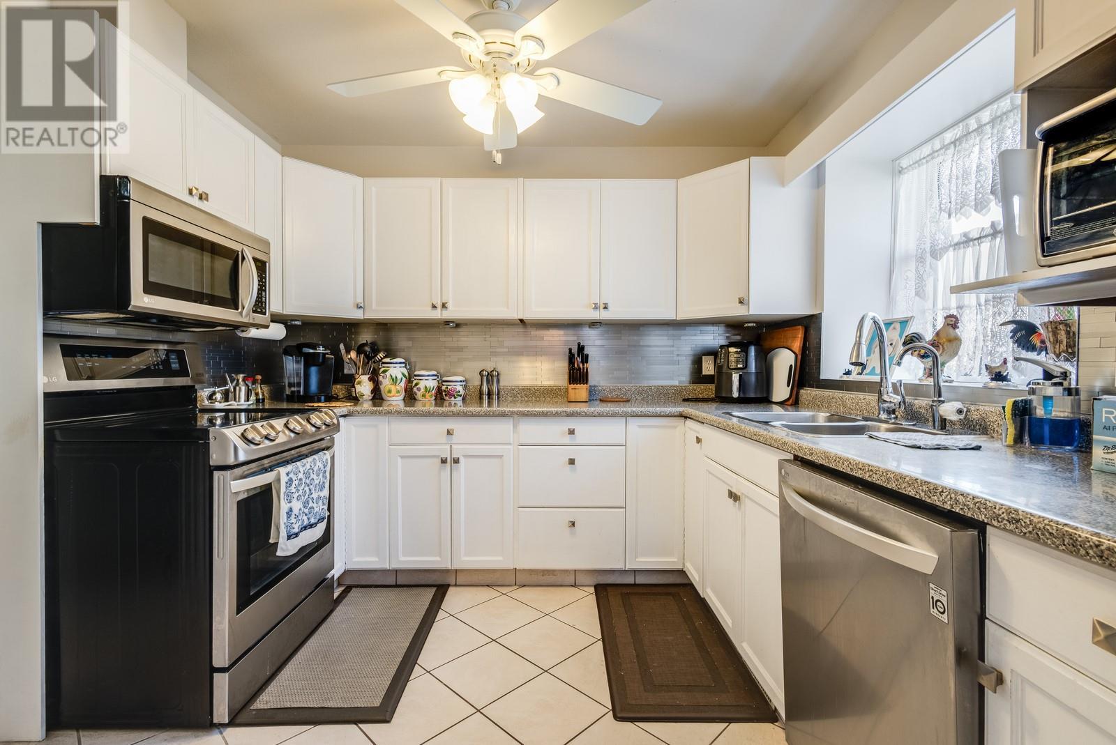 Property at 1874 Parkview Crescent Unit# 25 image 1
