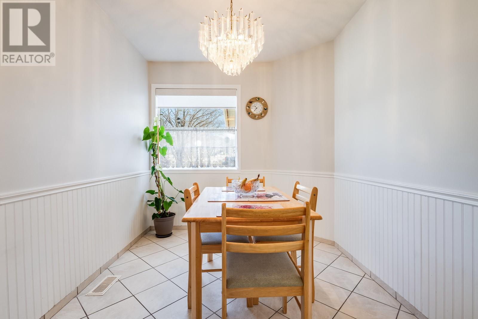 Property at 1874 Parkview Crescent Unit# 25 image 3