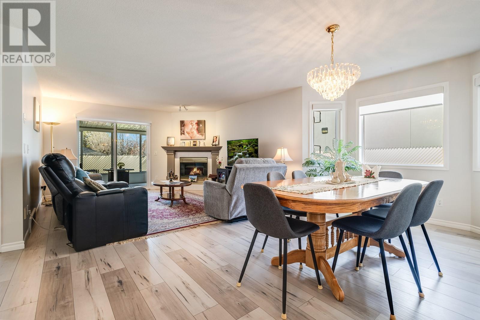 Property at 1874 Parkview Crescent Unit# 25 image 5