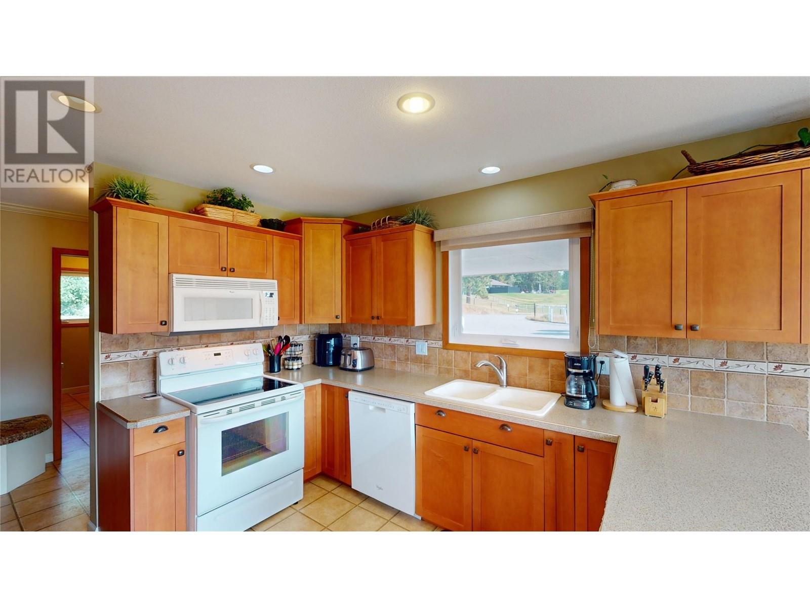 Property at 4001 9TH Street S image 3