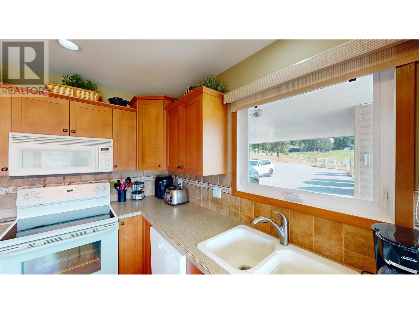 Property at 4001 9TH Street S image 4