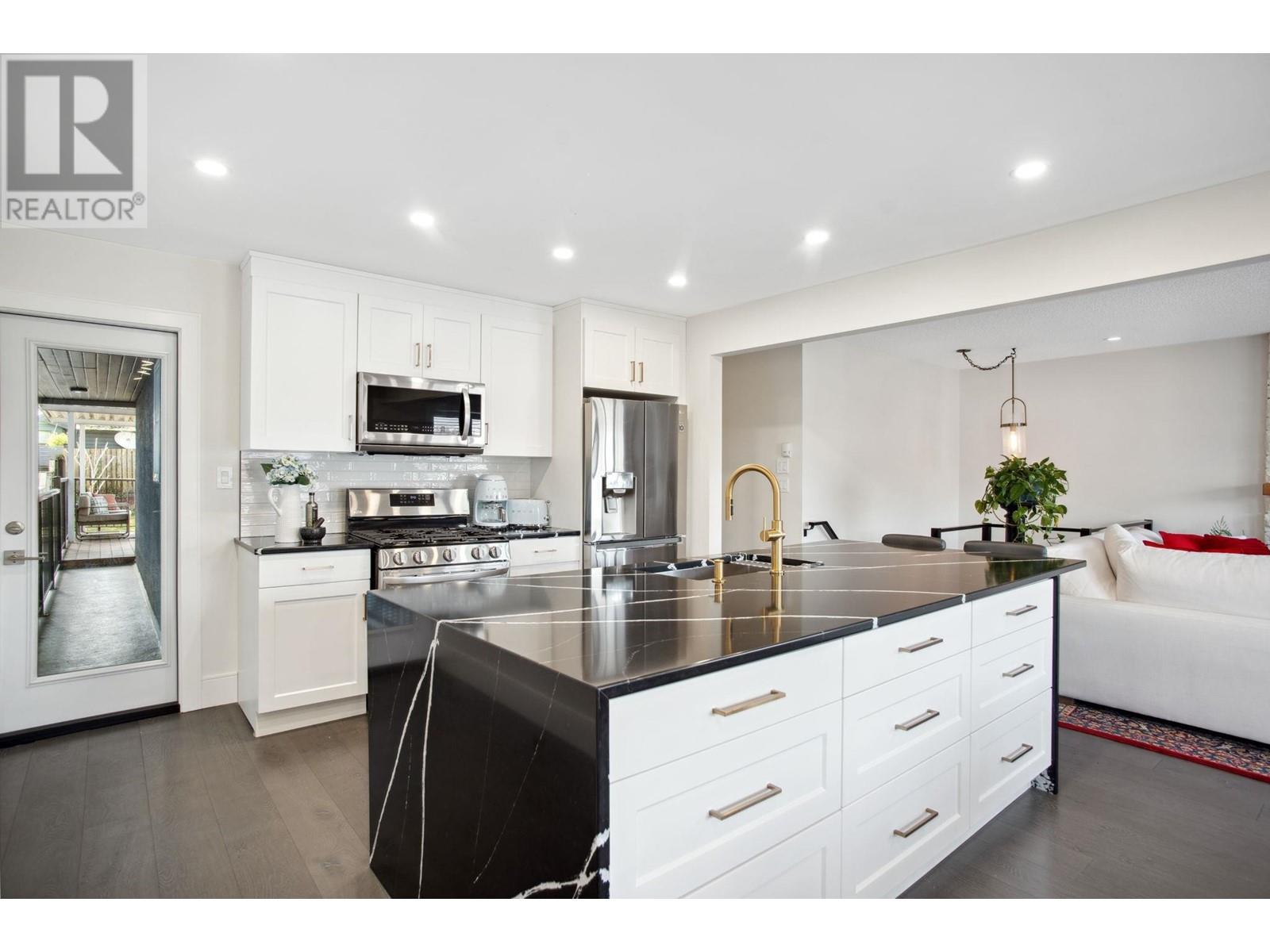 2728 Wall Street, Vancouver, British Columbia  V5K 1A9 - Photo 10 - R2973800