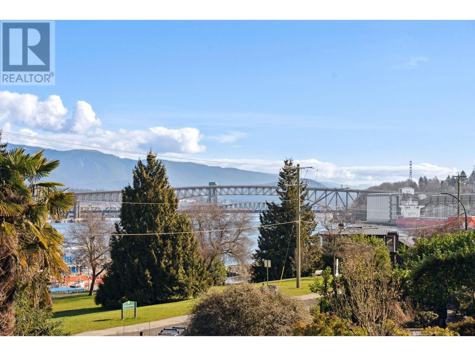 2728 Wall Street, Vancouver, British Columbia  V5K 1A9 - Photo 5 - R2973800