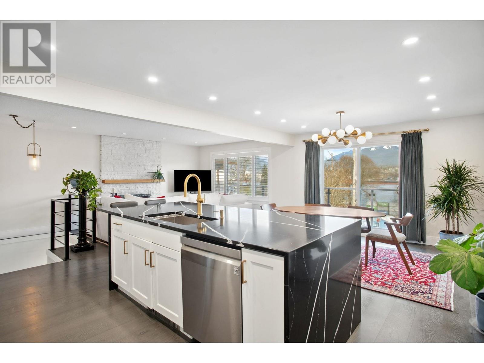 2728 Wall Street, Vancouver, British Columbia  V5K 1A9 - Photo 8 - R2973800