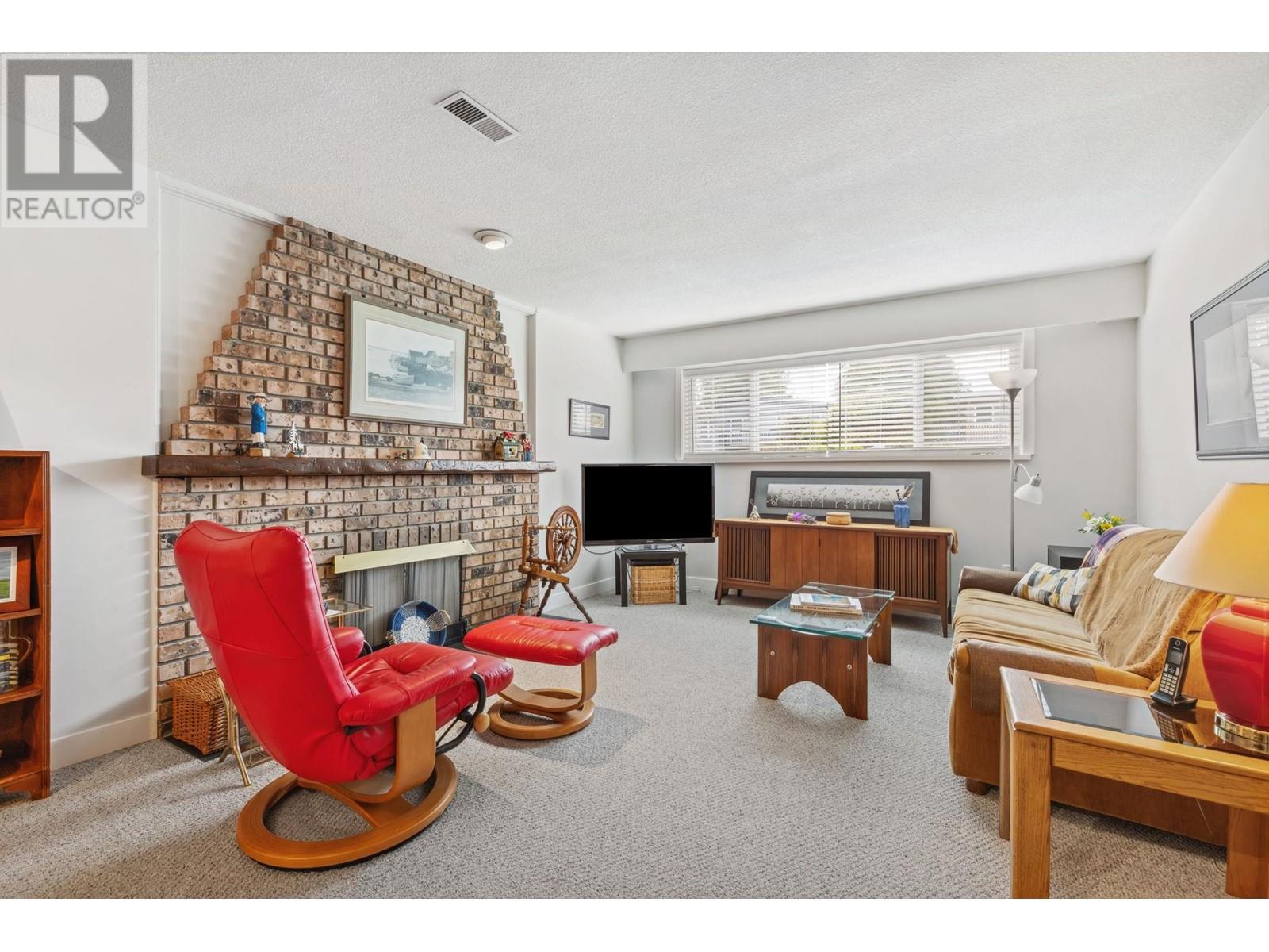 Listing Picture 18 of 31 : 6520 RIVERDALE DRIVE, Richmond / 烈治文 - 魯藝地產 Yvonne Lu Group - MLS Medallion Club Member