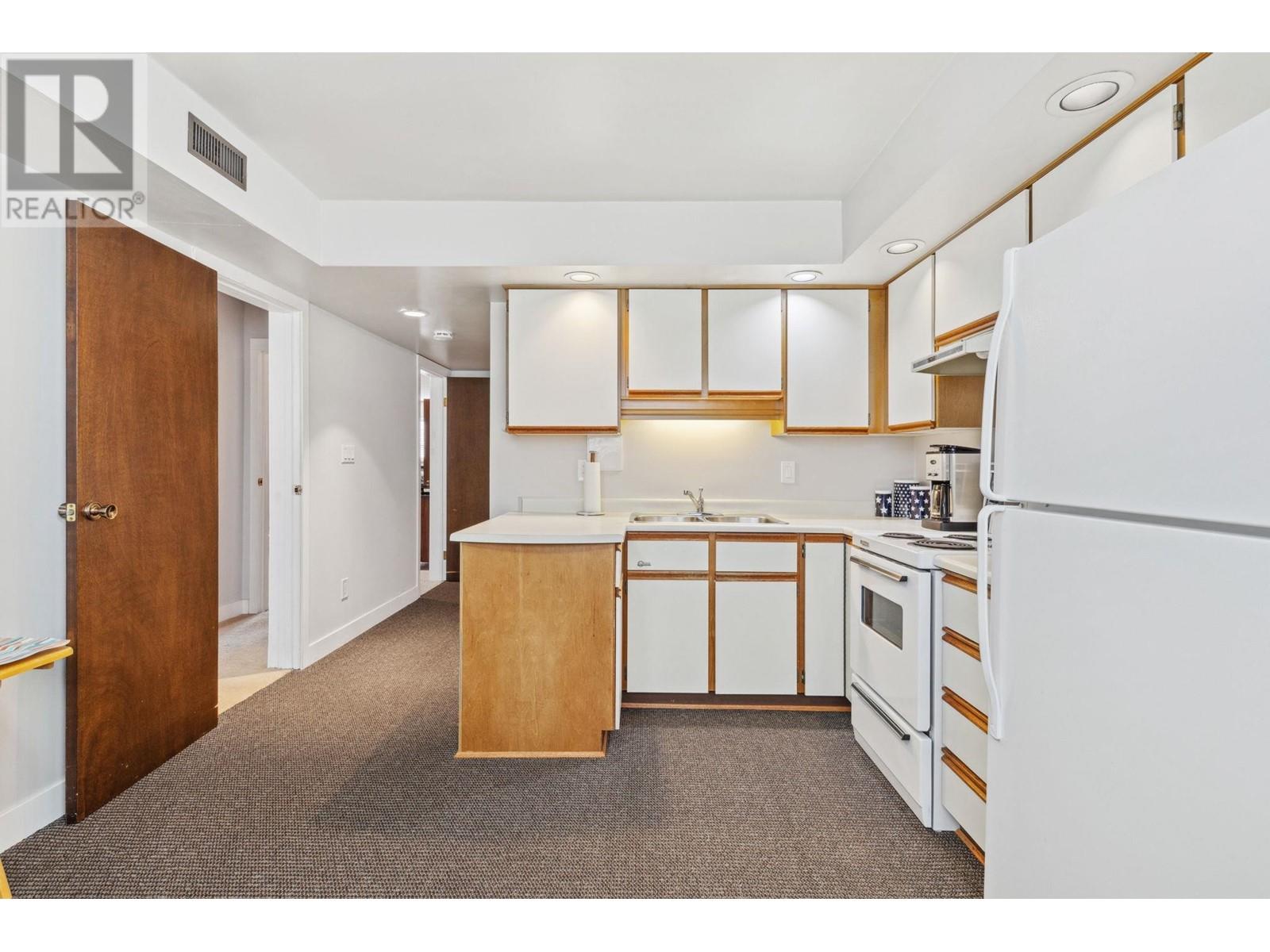 Listing Picture 21 of 31 : 6520 RIVERDALE DRIVE, Richmond / 烈治文 - 魯藝地產 Yvonne Lu Group - MLS Medallion Club Member