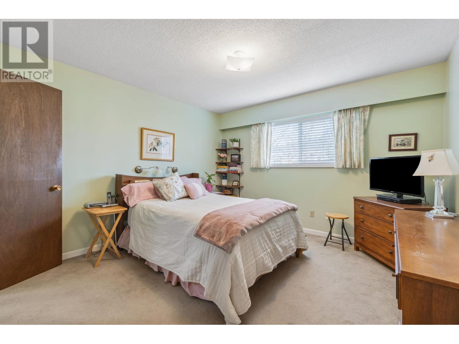 Listing Picture 11 of 31 : 6520 RIVERDALE DRIVE, Richmond / 烈治文 - 魯藝地產 Yvonne Lu Group - MLS Medallion Club Member