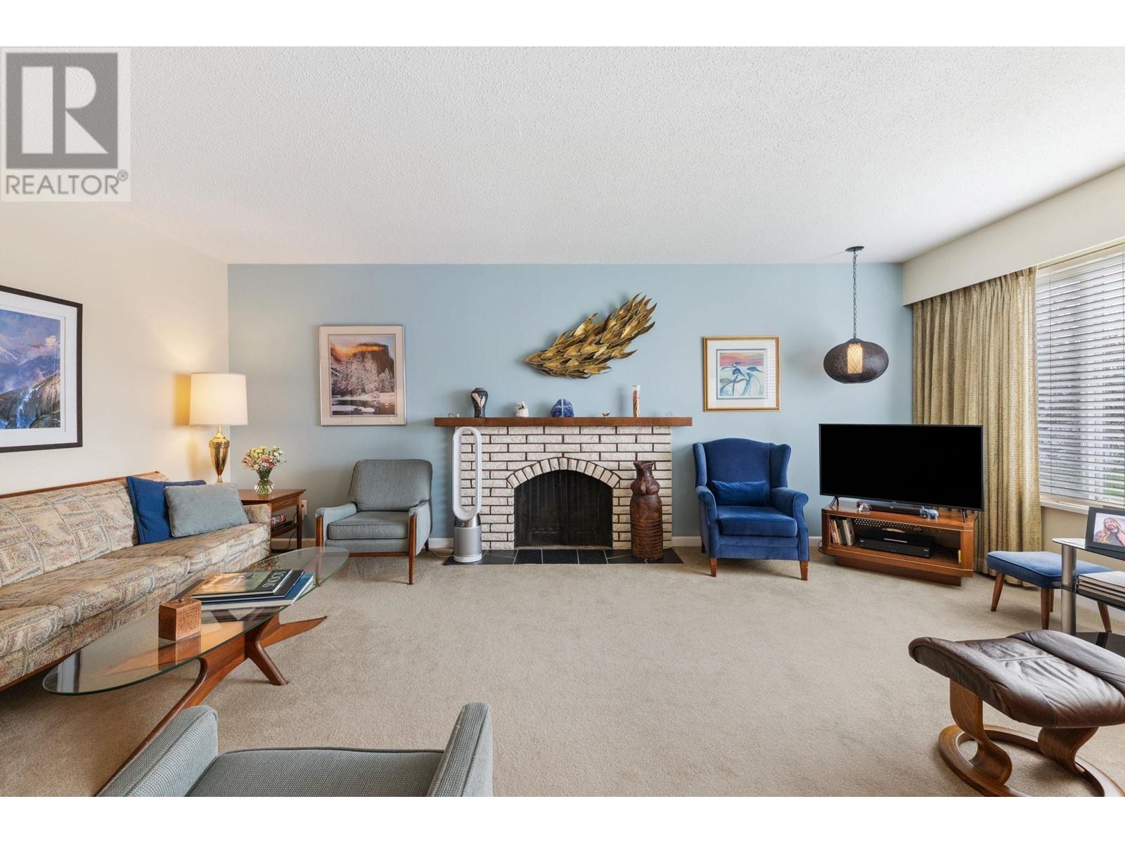 Listing Picture 3 of 31 : 6520 RIVERDALE DRIVE, Richmond / 烈治文 - 魯藝地產 Yvonne Lu Group - MLS Medallion Club Member