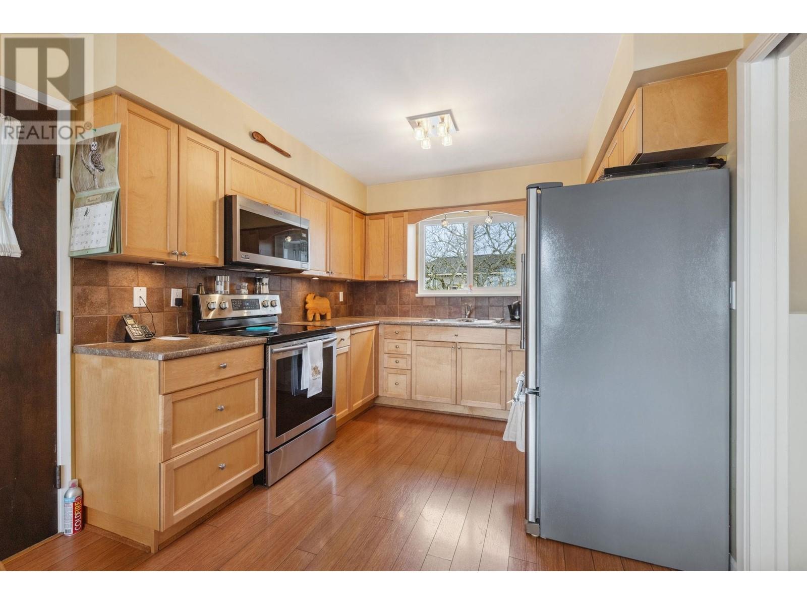 Listing Picture 9 of 31 : 6520 RIVERDALE DRIVE, Richmond / 烈治文 - 魯藝地產 Yvonne Lu Group - MLS Medallion Club Member
