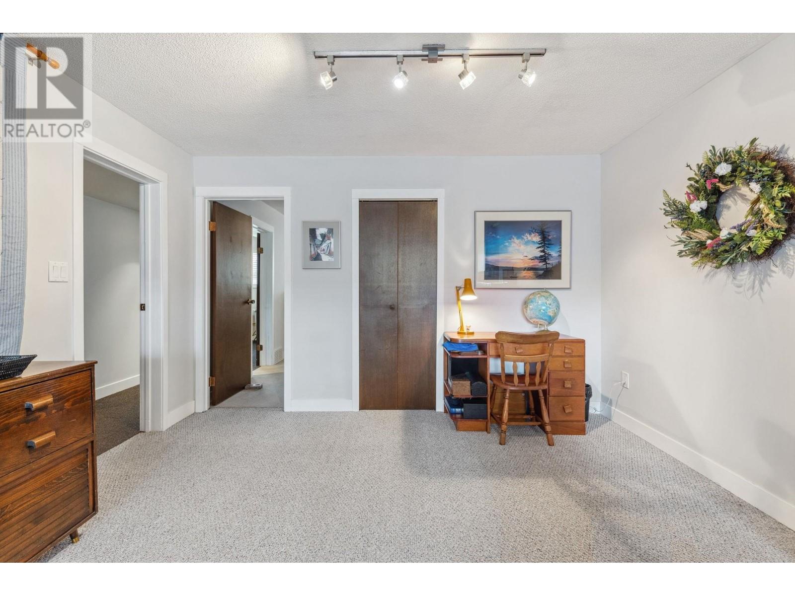 Listing Picture 16 of 31 : 6520 RIVERDALE DRIVE, Richmond / 烈治文 - 魯藝地產 Yvonne Lu Group - MLS Medallion Club Member