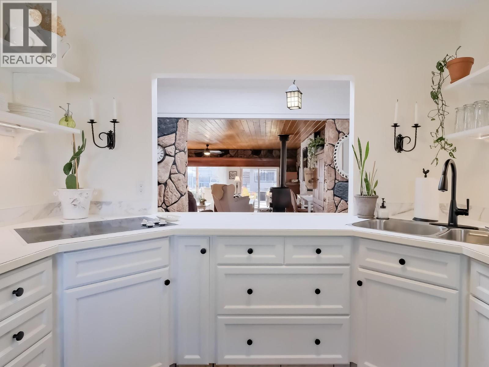 210 Yorkton Avenue, Penticton, British Columbia  V2A 3V2 - Photo 11 - 10337942