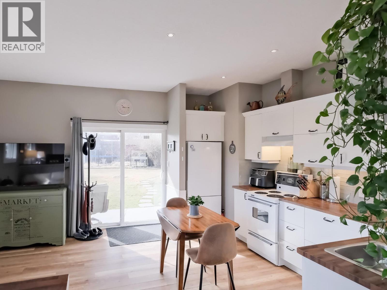 210 Yorkton Avenue, Penticton, British Columbia  V2A 3V2 - Photo 23 - 10337942