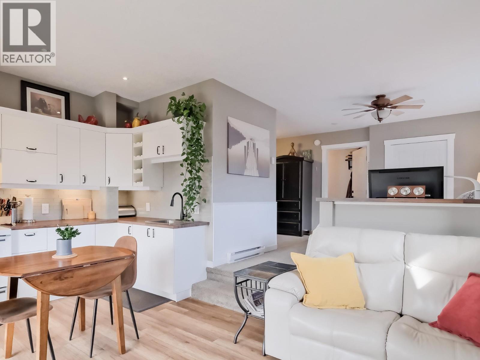 210 Yorkton Avenue, Penticton, British Columbia  V2A 3V2 - Photo 24 - 10337942