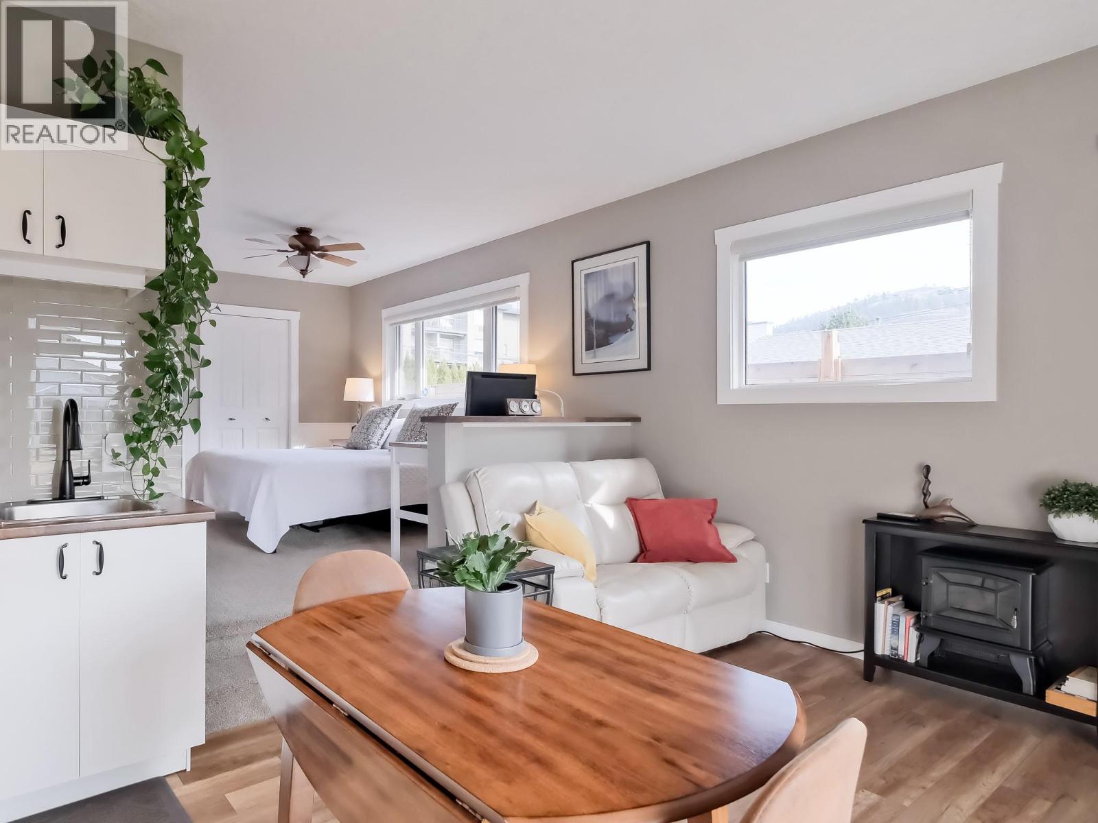 210 Yorkton Avenue, Penticton, British Columbia  V2A 3V2 - Photo 26 - 10337942