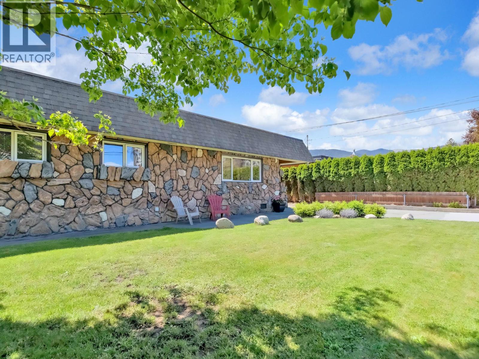 210 Yorkton Avenue, Penticton, British Columbia  V2A 3V2 - Photo 34 - 10337942