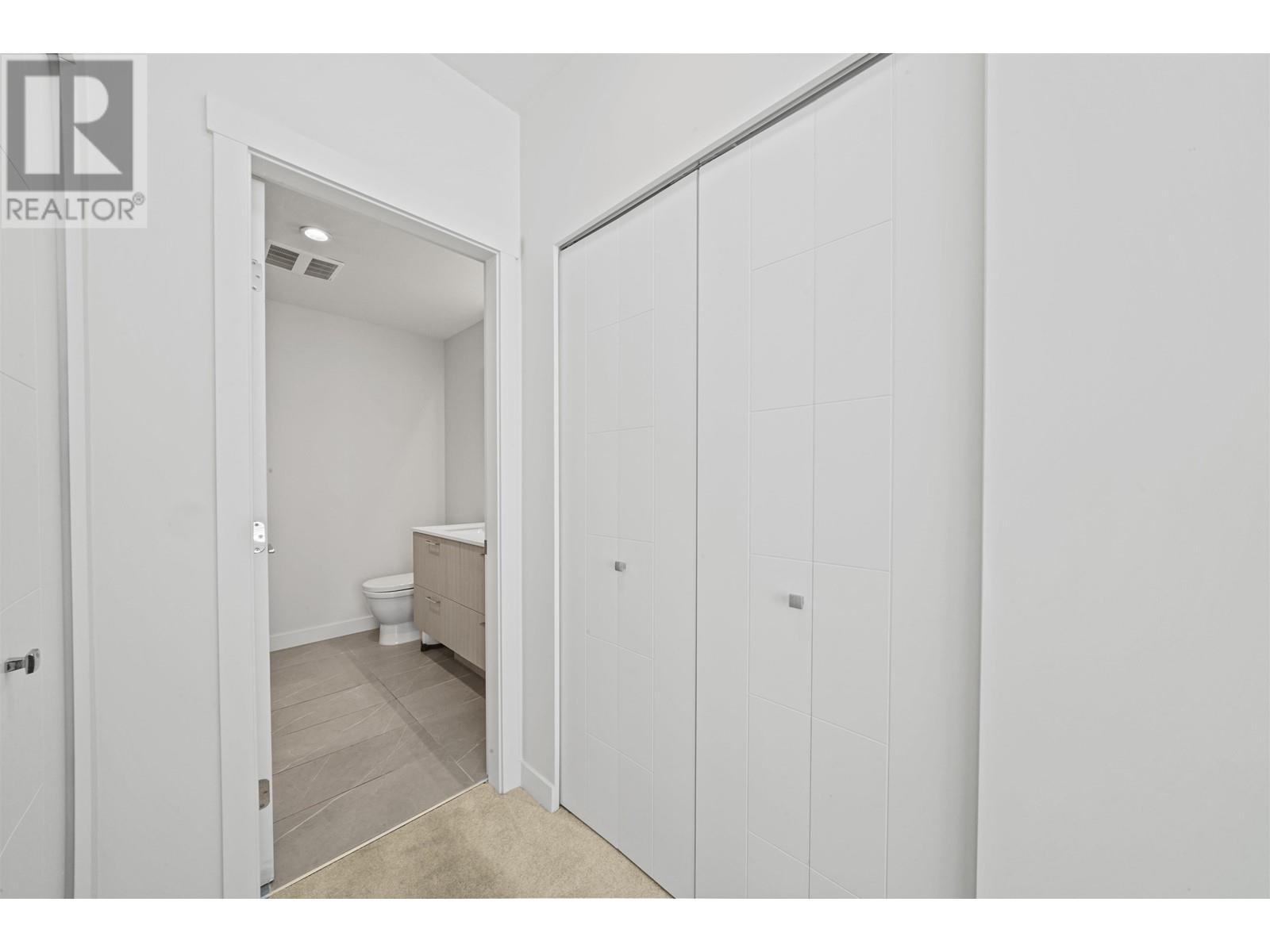 305 707 Como Lake Avenue, Coquitlam, British Columbia  V3J 0J5 - Photo 14 - R2974628