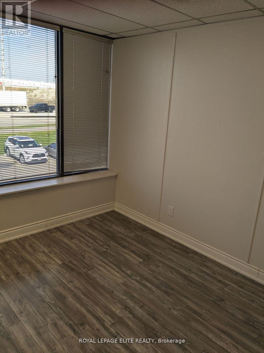 203 - 1150 Eglinton Ave East Avenue, Mississauga, Ontario  L4W 2M6 - Photo 5 - W12005695
