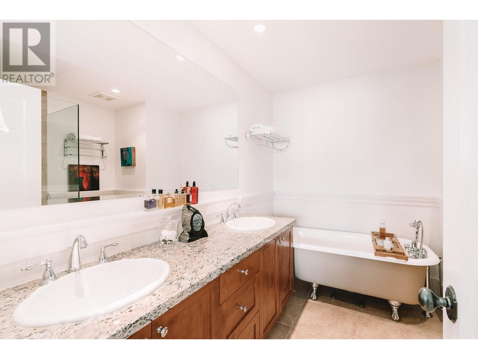 2511 W 1st Avenue, Vancouver, British Columbia  V6K 1G8 - Photo 14 - R2973383