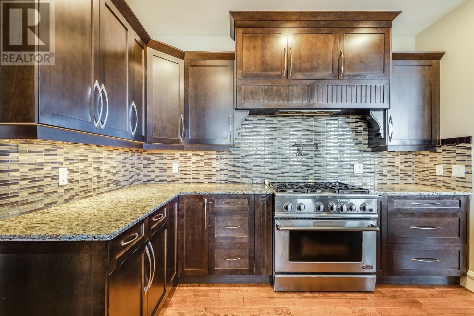 Property at 1830 Birkdale Avenue image 3