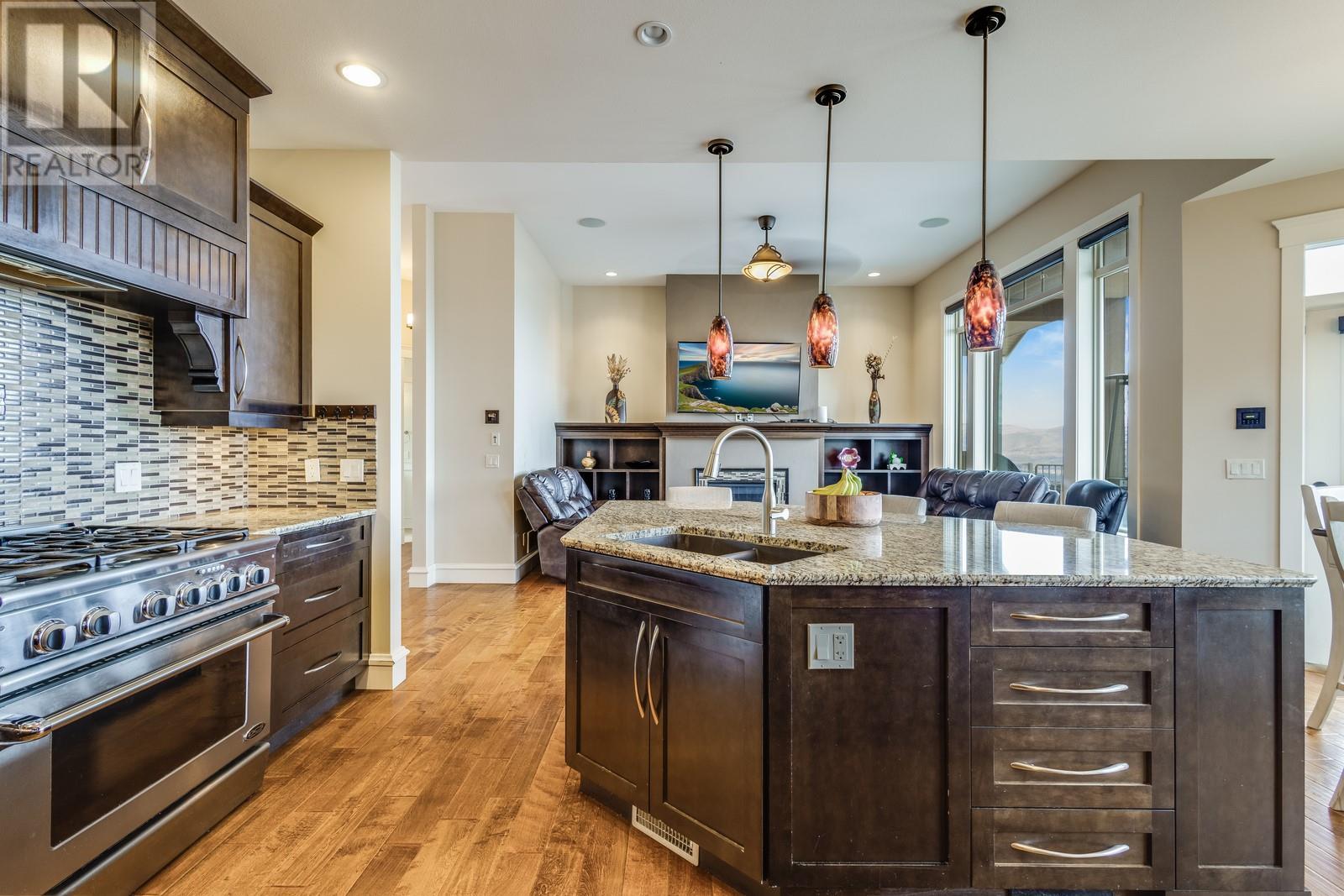 Property at 1830 Birkdale Avenue image 2