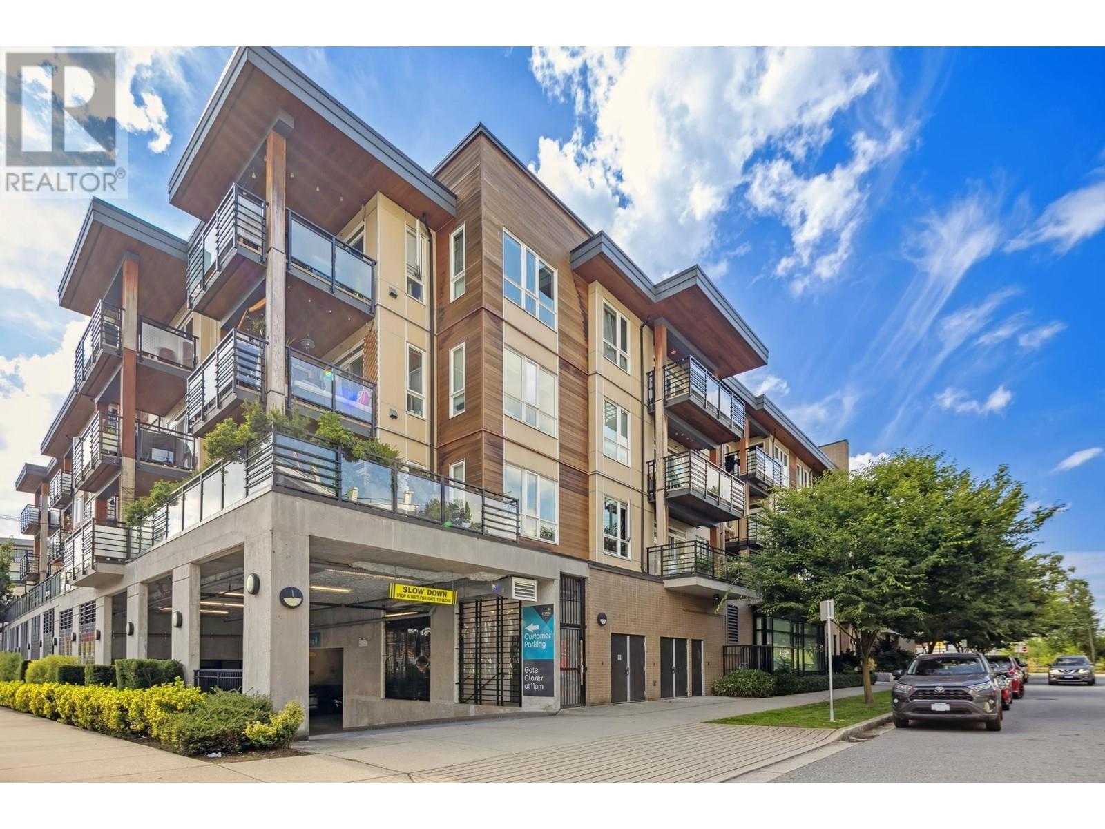 309 733 W 14th Street, North Vancouver, British Columbia  V7M 0C6 - Photo 1 - R2974714