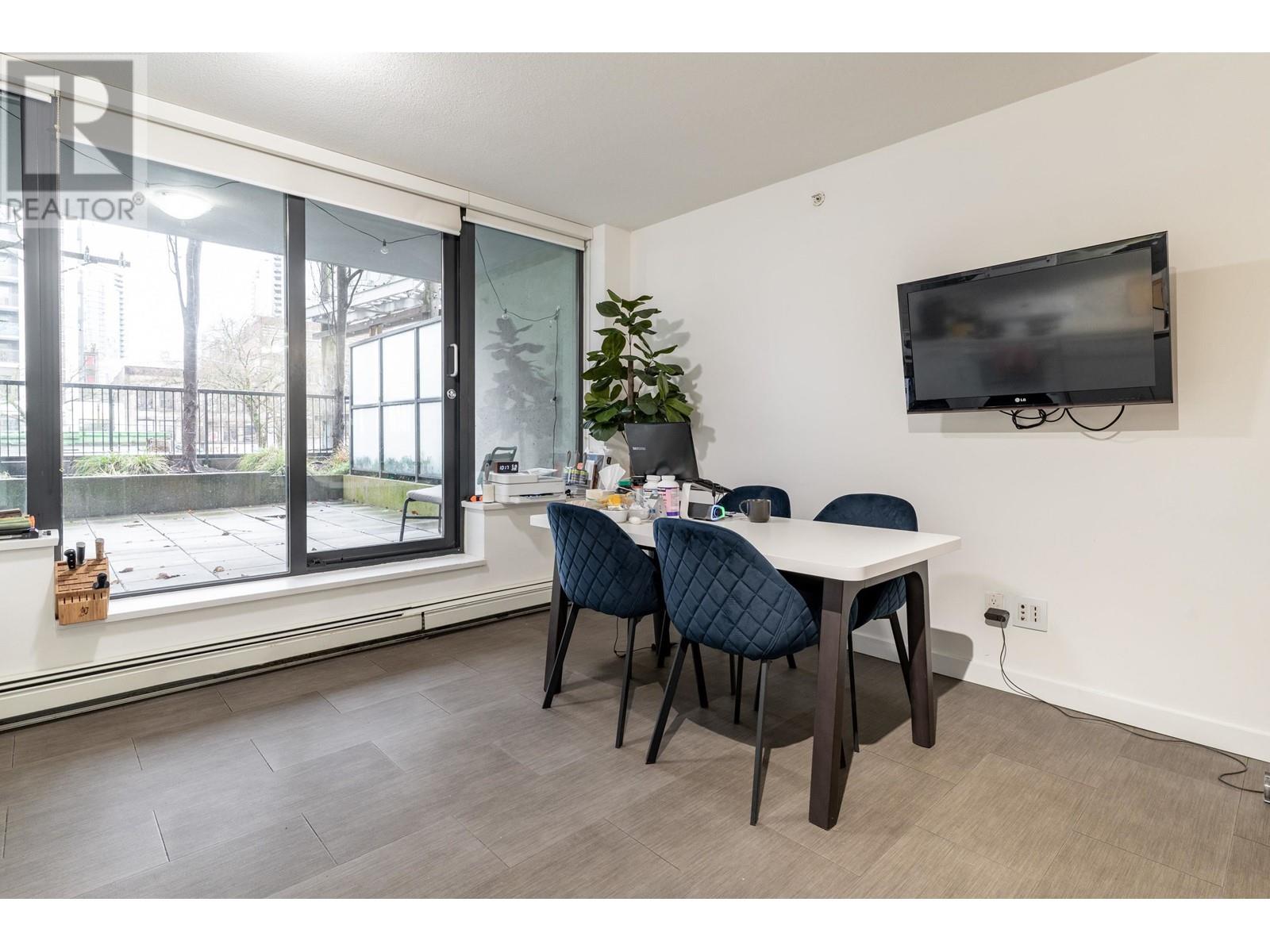 Listing Picture 12 of 18 : 203 66 W CORDOVA STREET, Vancouver / 溫哥華 - 魯藝地產 Yvonne Lu Group - MLS Medallion Club Member