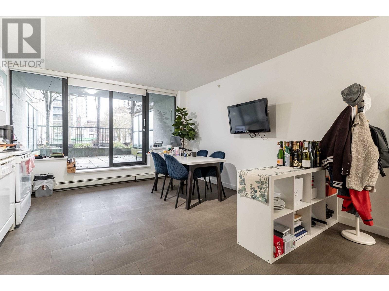 Listing Picture 8 of 18 : 203 66 W CORDOVA STREET, Vancouver / 溫哥華 - 魯藝地產 Yvonne Lu Group - MLS Medallion Club Member