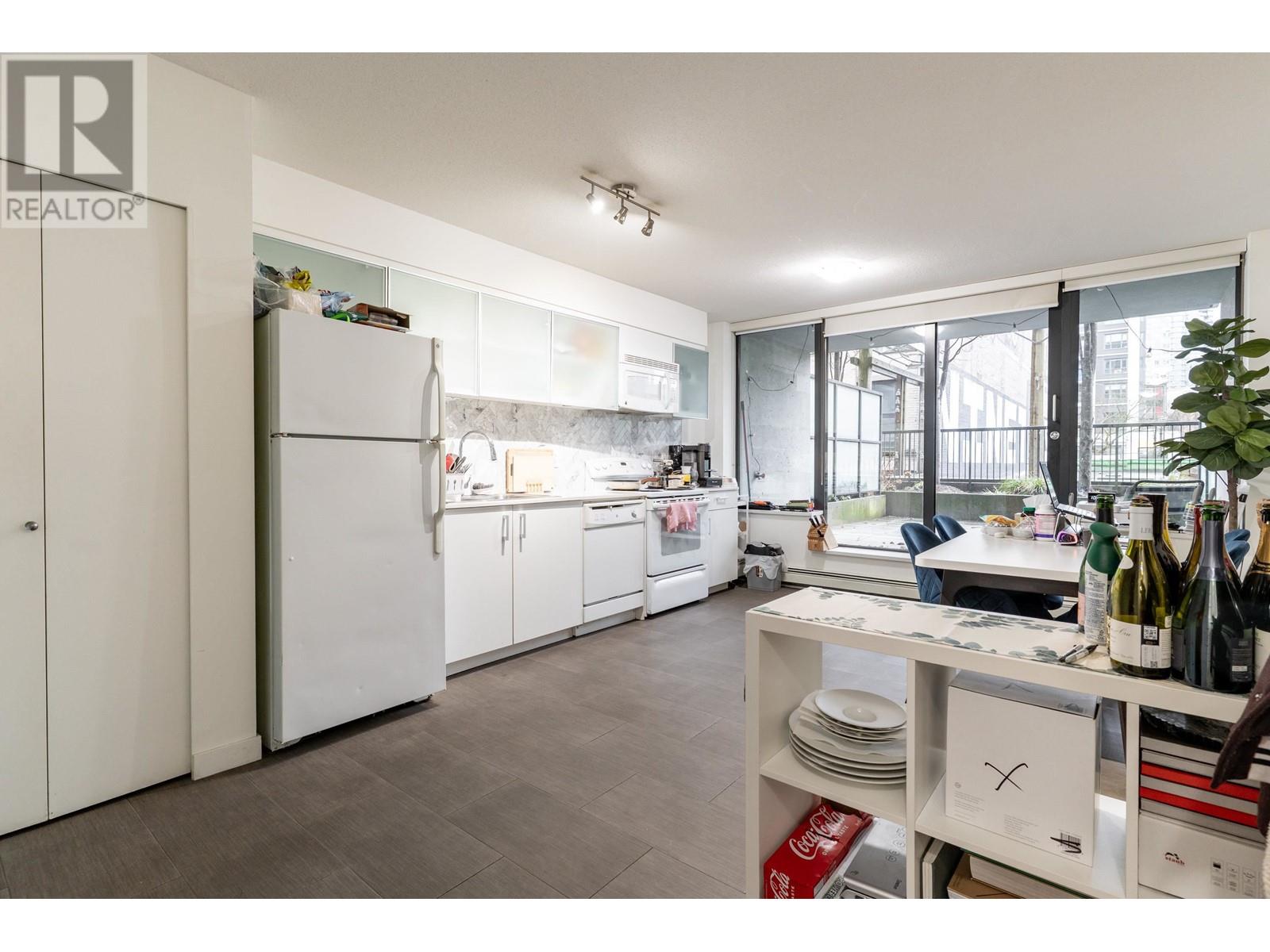 Listing Picture 7 of 18 : 203 66 W CORDOVA STREET, Vancouver / 溫哥華 - 魯藝地產 Yvonne Lu Group - MLS Medallion Club Member