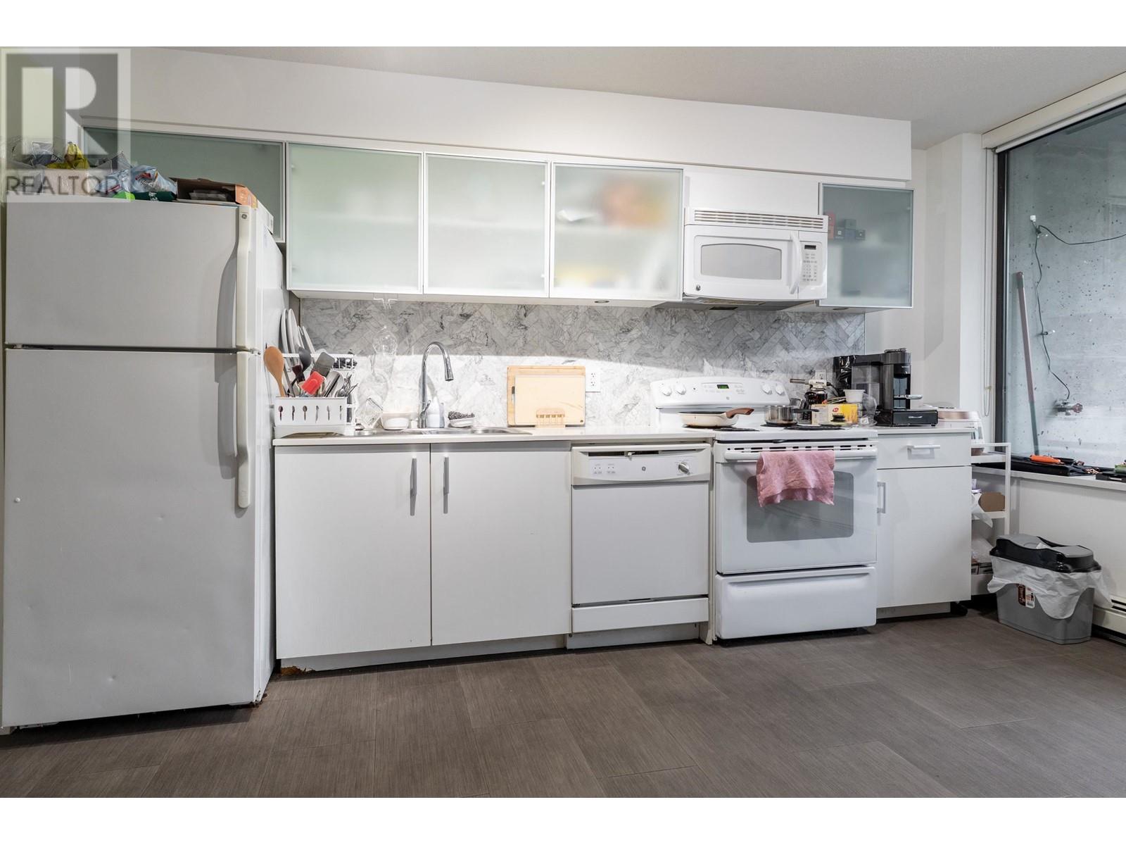 Listing Picture 9 of 18 : 203 66 W CORDOVA STREET, Vancouver / 溫哥華 - 魯藝地產 Yvonne Lu Group - MLS Medallion Club Member