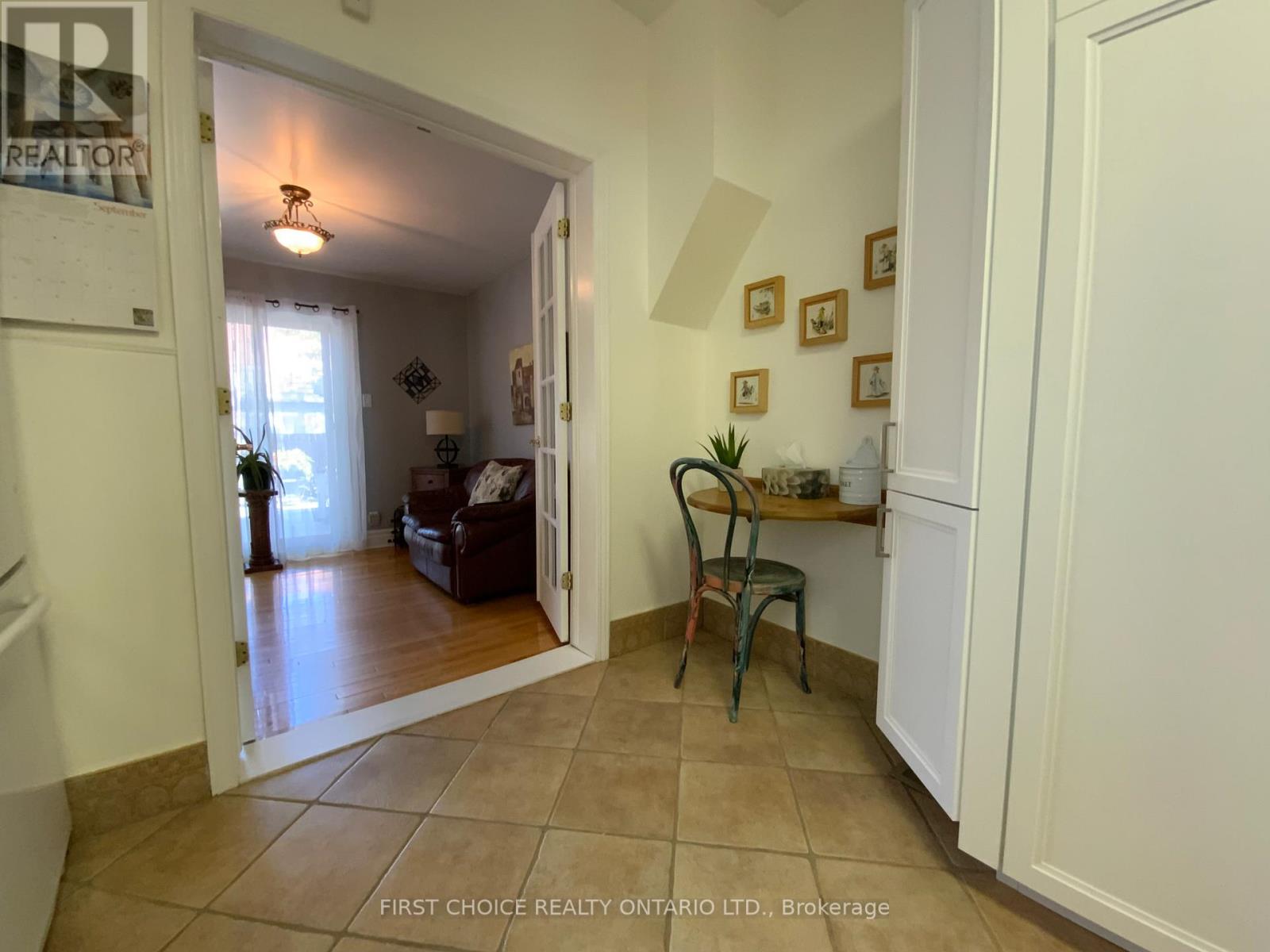 245 York Street, Ottawa, Ontario  K1N 5T9 - Photo 11 - X12005754