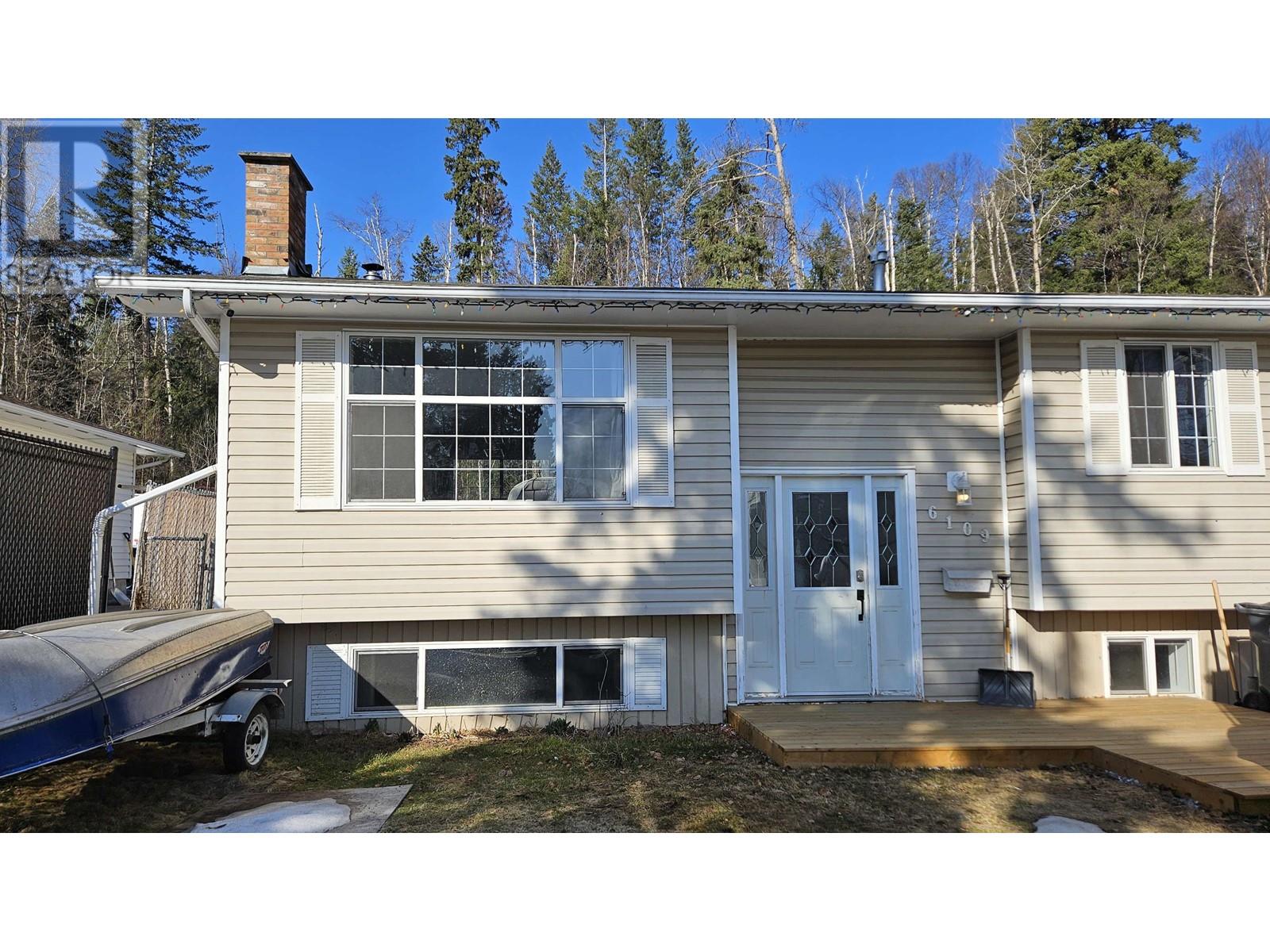 6109 Caledonia Crescent, Prince George, British Columbia  V2N 2H5 - Photo 2 - R2974095