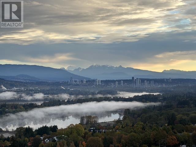 Listing Picture 32 of 36 : 2401 6055 NELSON AVENUE, Burnaby / 本拿比 - 魯藝地產 Yvonne Lu Group - MLS Medallion Club Member