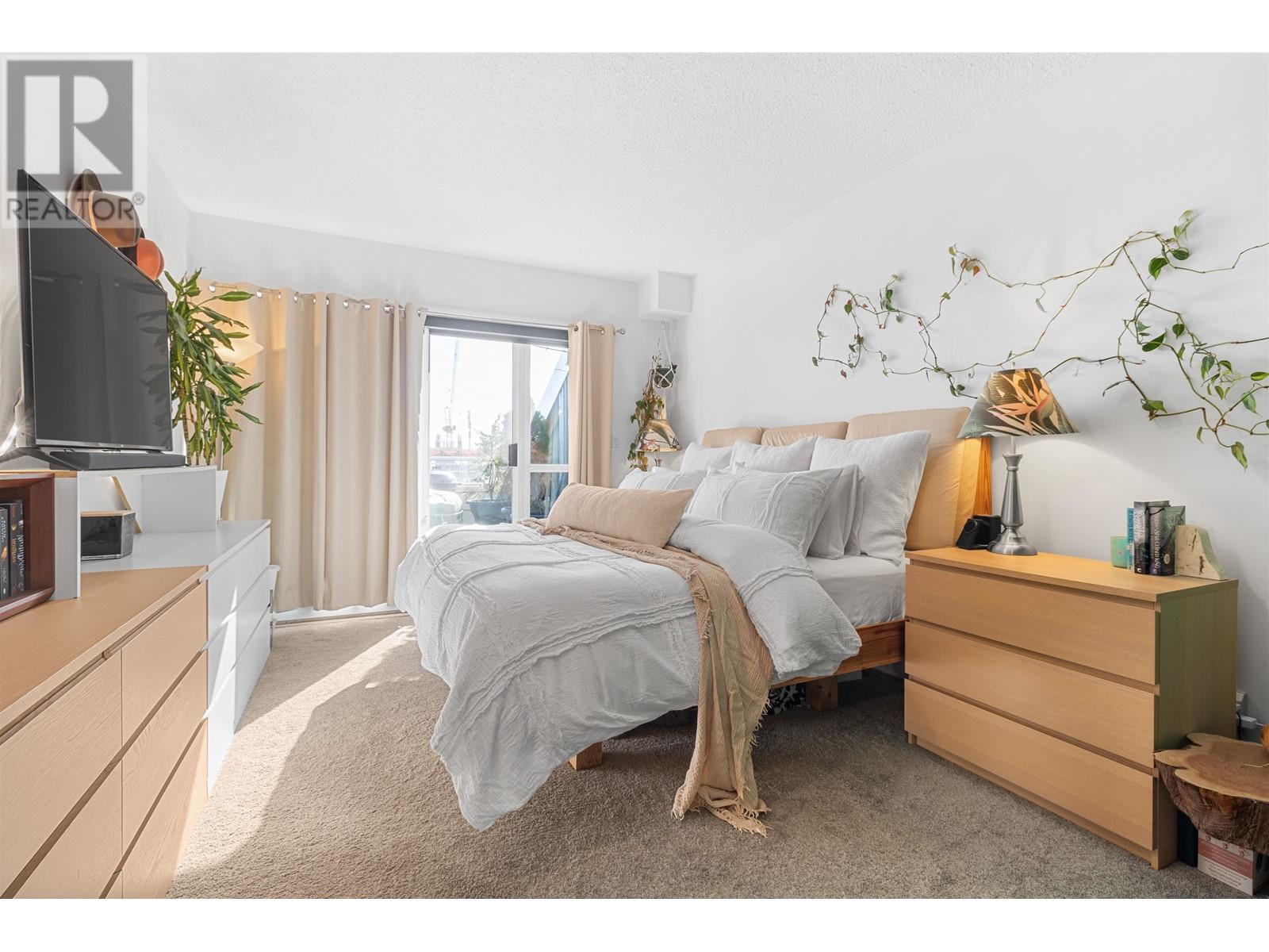 Listing Picture 12 of 36 : 2401 6055 NELSON AVENUE, Burnaby / 本拿比 - 魯藝地產 Yvonne Lu Group - MLS Medallion Club Member