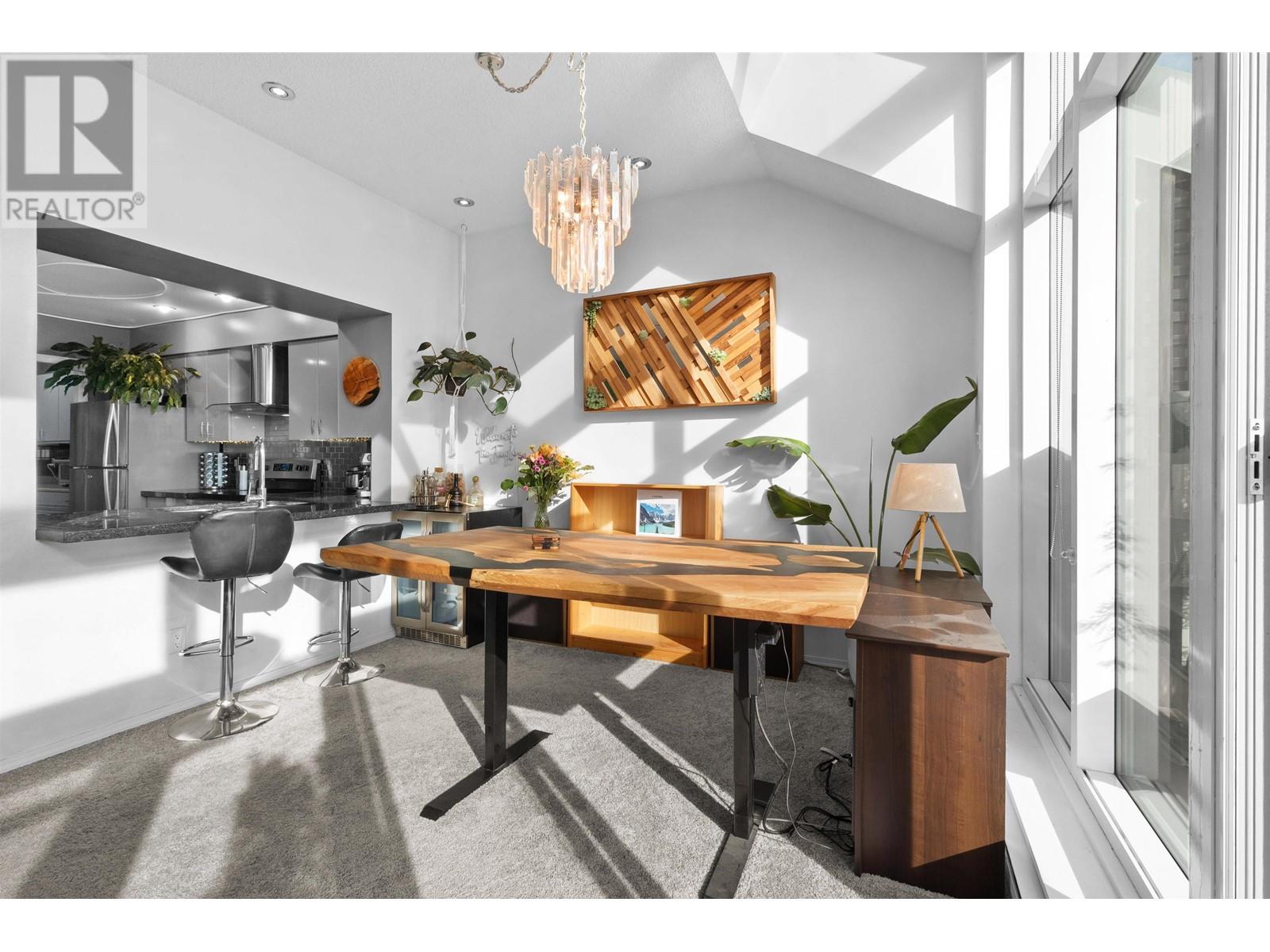 Listing Picture 7 of 36 : 2401 6055 NELSON AVENUE, Burnaby / 本拿比 - 魯藝地產 Yvonne Lu Group - MLS Medallion Club Member