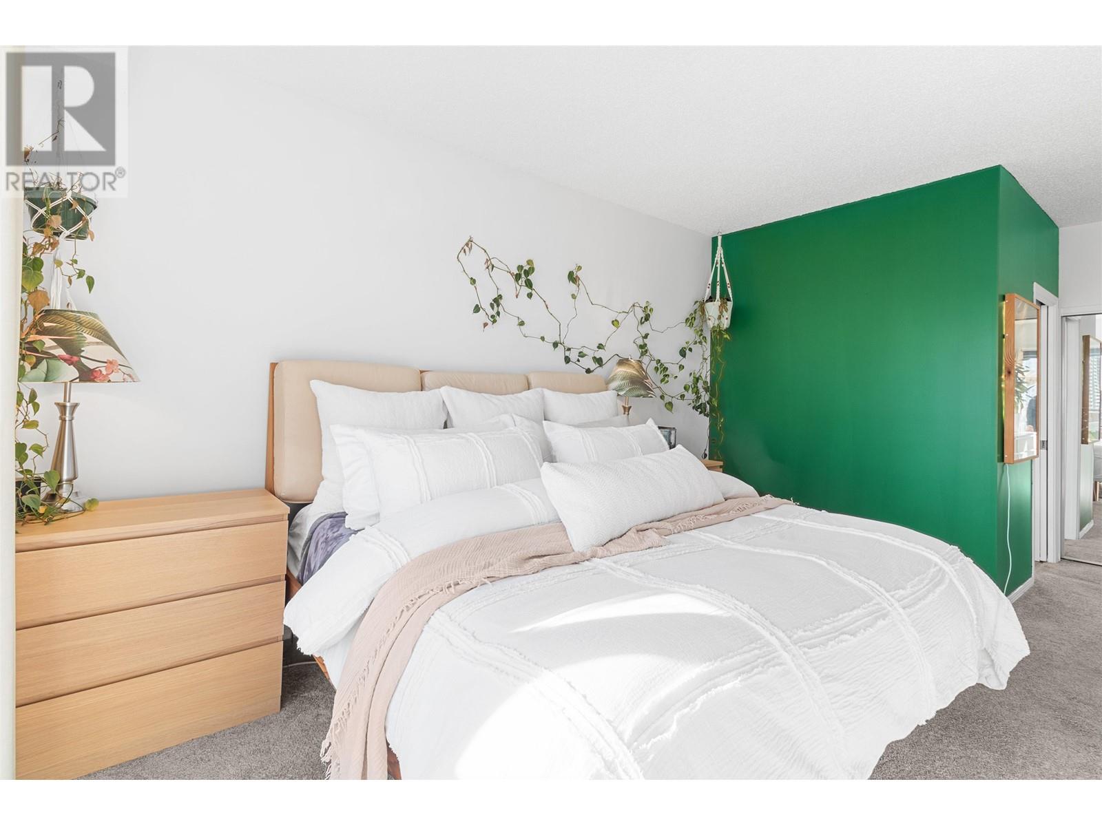 Listing Picture 14 of 36 : 2401 6055 NELSON AVENUE, Burnaby / 本拿比 - 魯藝地產 Yvonne Lu Group - MLS Medallion Club Member