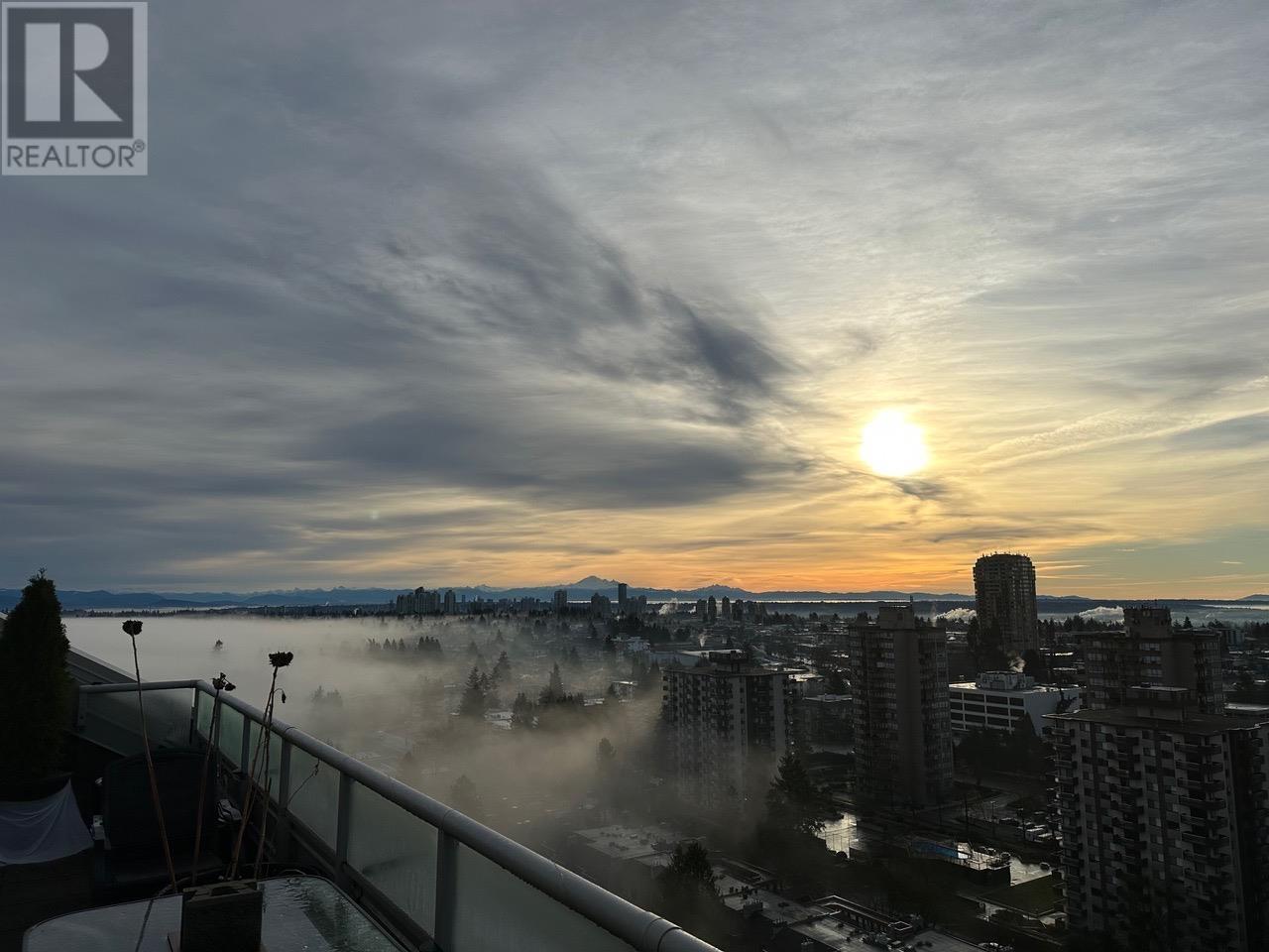 Listing Picture 33 of 36 : 2401 6055 NELSON AVENUE, Burnaby / 本拿比 - 魯藝地產 Yvonne Lu Group - MLS Medallion Club Member