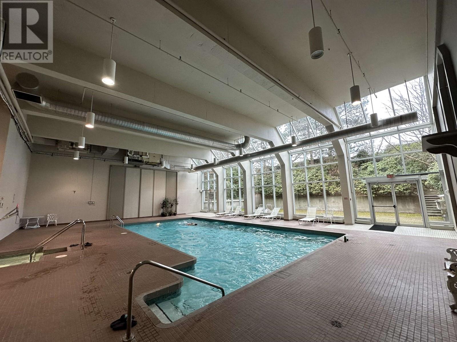 Listing Picture 35 of 36 : 2401 6055 NELSON AVENUE, Burnaby / 本拿比 - 魯藝地產 Yvonne Lu Group - MLS Medallion Club Member