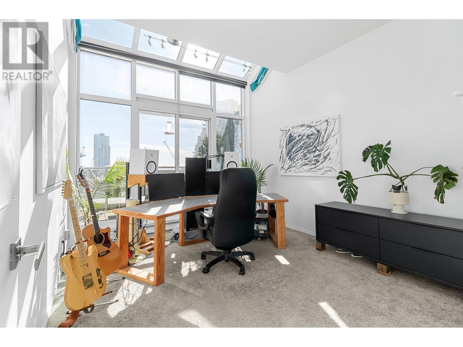 Listing Picture 21 of 36 : 2401 6055 NELSON AVENUE, Burnaby / 本拿比 - 魯藝地產 Yvonne Lu Group - MLS Medallion Club Member