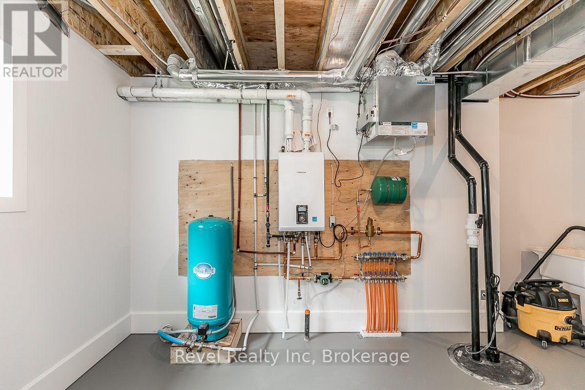 1749 Tiny Beaches Road S, Tiny, Ontario  L0L 1P0 - Photo 35 - S12005764