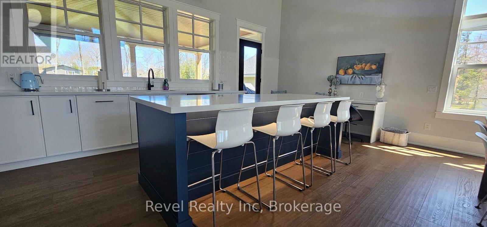 1749 Tiny Beaches Road S, Tiny, Ontario  L0L 1P0 - Photo 9 - S12005764