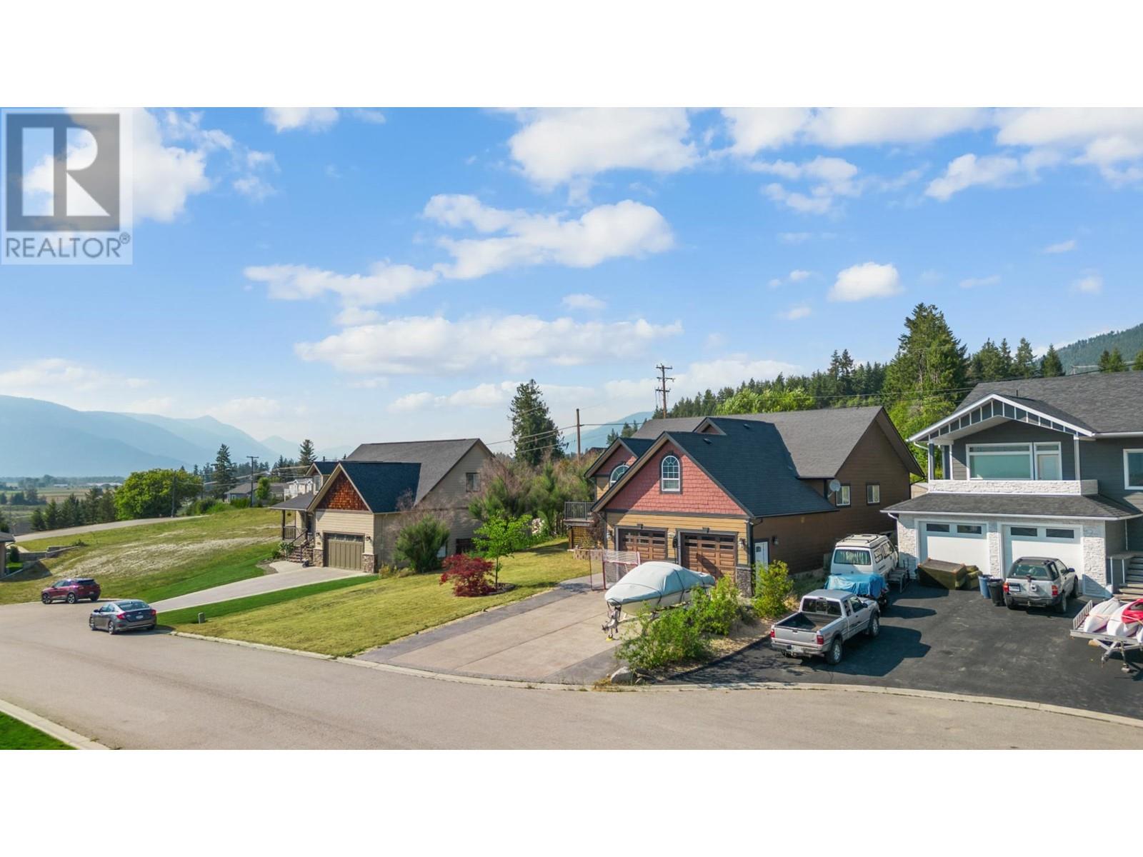 1028 Purcell Crescent, Creston, British Columbia  V0B 1G3 - Photo 3 - 10337524