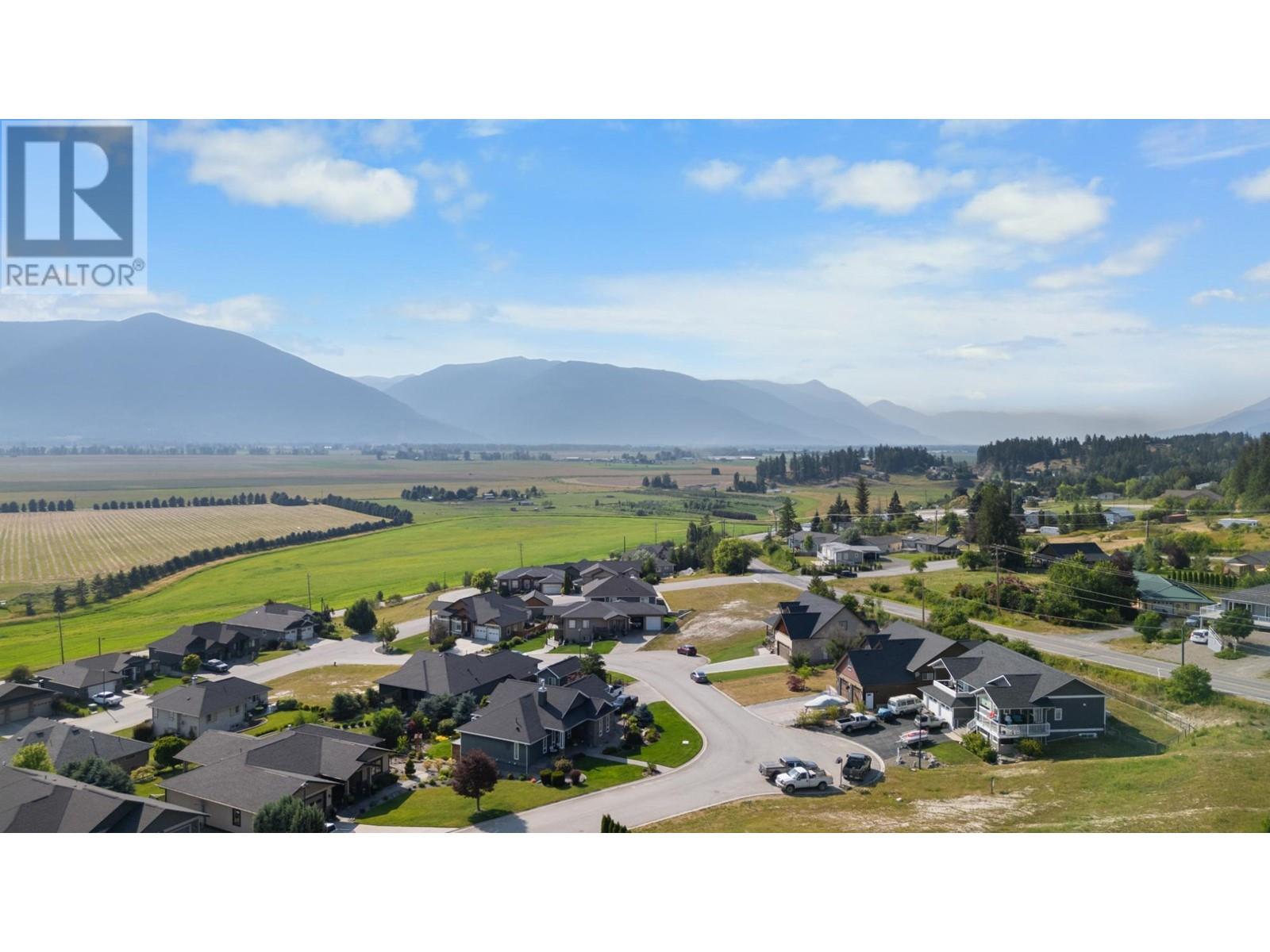 1028 Purcell Crescent, Creston, British Columbia  V0B 1G3 - Photo 4 - 10337524