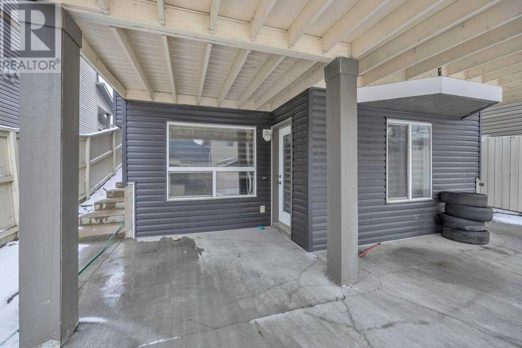 Property at 57 Saddlecrest Park NE image 5